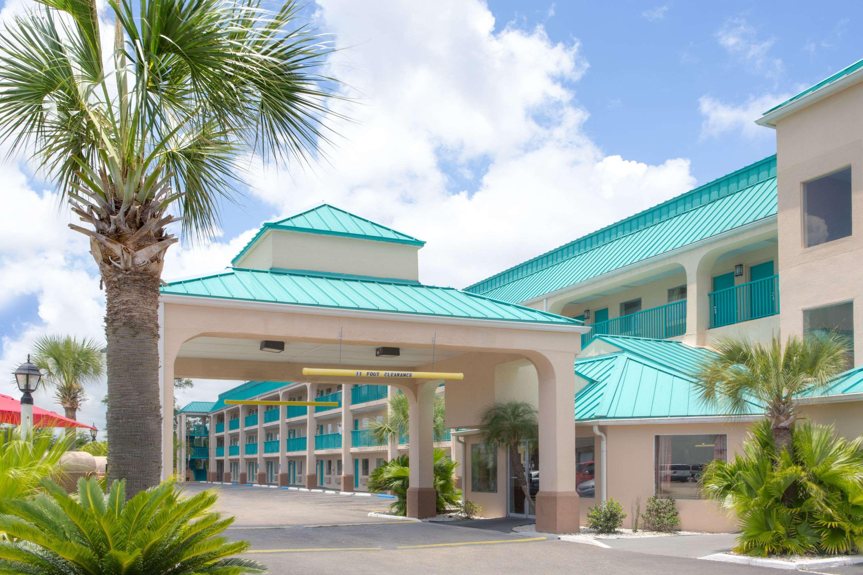 Days Inn By Wyndham Gulfport Exterior photo